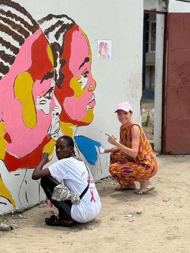 Réalisation collective d’un portrait mural à Pointe-Noire